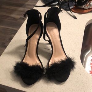 Sexy fur heels 💕💕💕